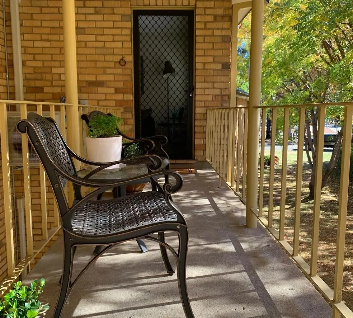 Stylish 2Br Apt, Great Location Campbell Australia